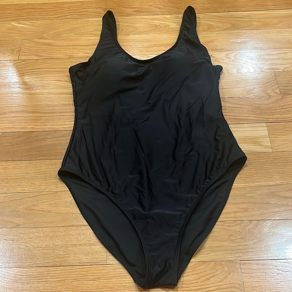 Nicole Miller women’s black one piece swim suit size large.